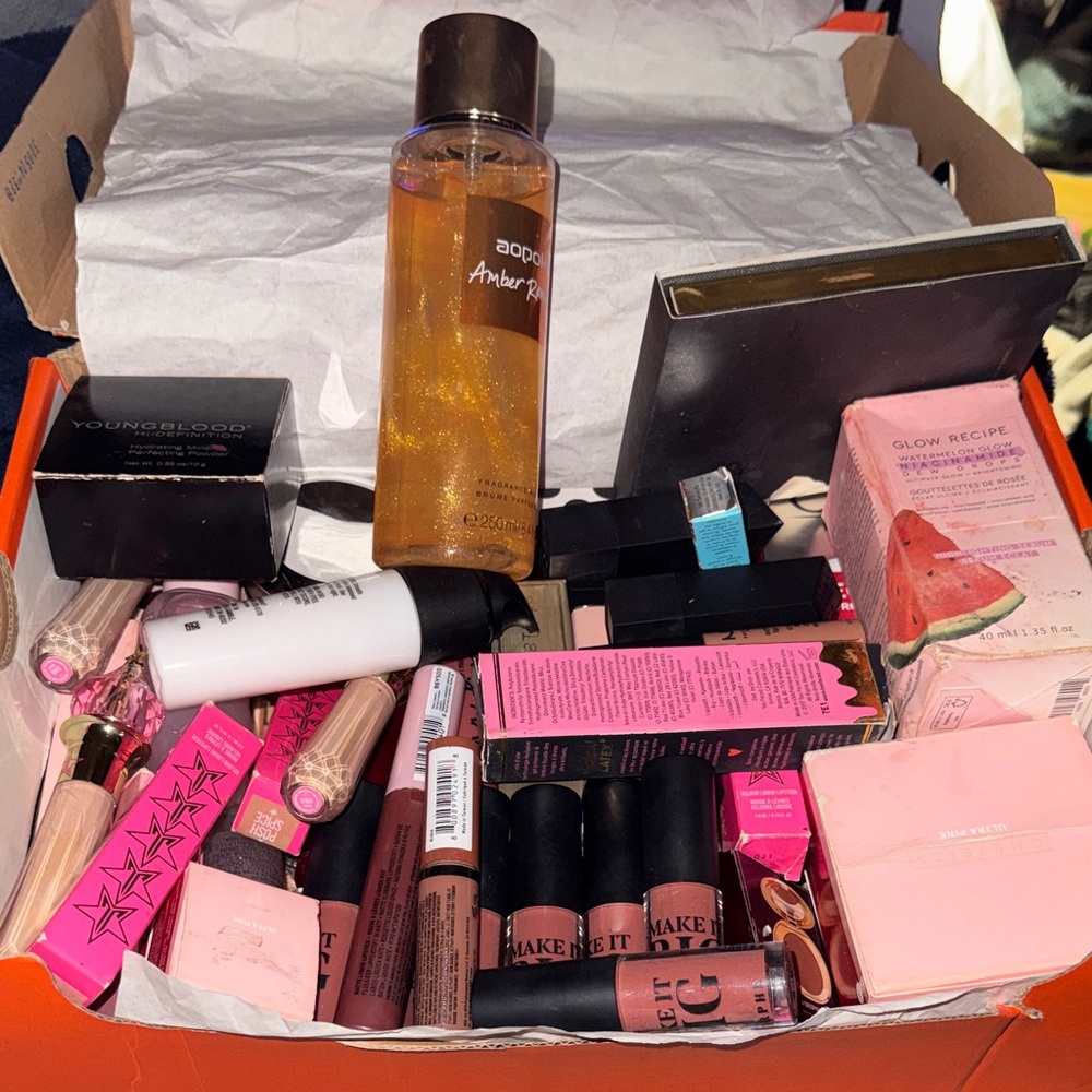 Huge makeup lot!! ( all make up lots into one)